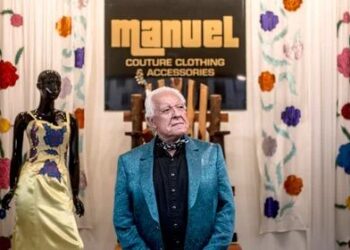 Manuel Cuevas Martínez: el diseñador mexicano que vistió a The Beatles, Bob Dylan, Elvis Presley y los Rolling Stones