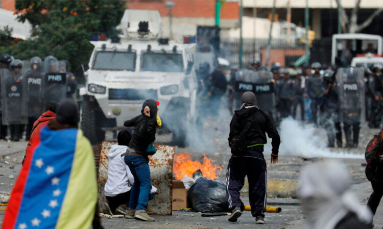Aumentan los muertos por protestas opositoras en Venezuela