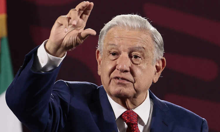 AMLO invita a periodista a una entrevista pública sobre supuestos nexos con el narco