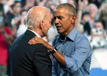 Obama sugiere a Biden reconsiderar su candidatura: Washington Post