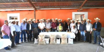Reciben insumos productores pecuarios del altiplano