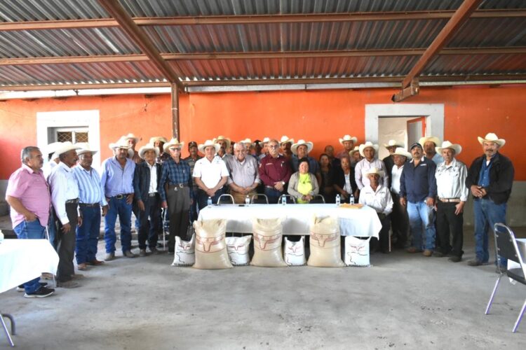 Reciben insumos productores pecuarios del altiplano