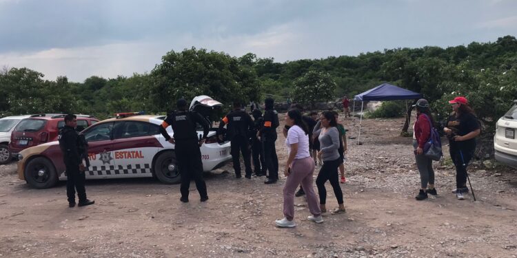 Se fractura pierna al caer en cascadas de Juan Capitán