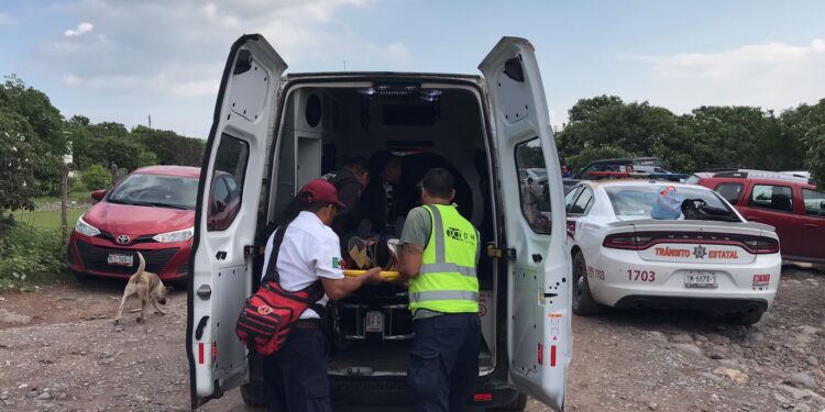 Se fractura pierna al caer en cascadas de Juan Capitán