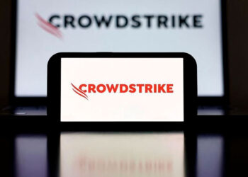 Fallo en actualización de CrowdStrike afecta a millones de equipos globalmente