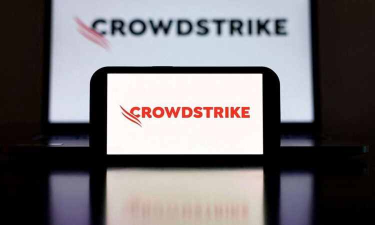 Fallo en actualización de CrowdStrike afecta a millones de equipos globalmente