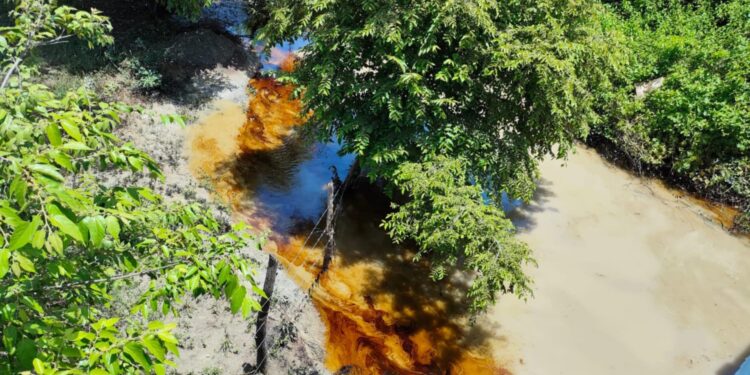 Combaten derrame de hidrocarburo en Altamira