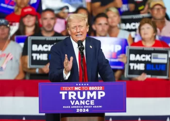 Trump acusa a demócratas de “golpe de Estado” contra Biden