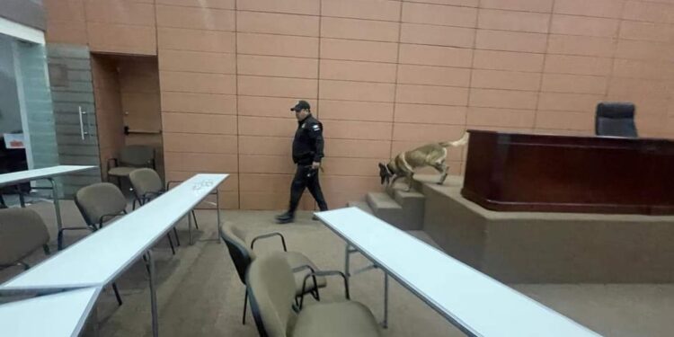 Amenaza de bomba en Tribunal Electoral provoca movilización policiaca