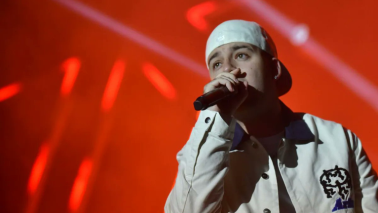 Quevedo impresiona con nueva imagen en Valencia