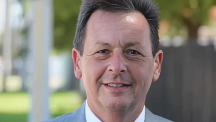 Hallan sin vida a empresario millonario en su mansión de Miami; tenía orden de arresto