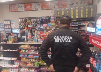 Guardia Estatal vigila negocios y centros comerciales