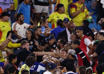 Copa América en controversia: Pelea de jugadores uruguayos con hinchas tras partido