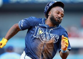 Mariners adquieren a Randy Arozarena de Rays en intercambio clave