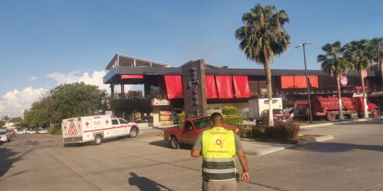 Explota cocina del restaurante “El Establo” en Plaza San José de Cd. Victoria; siete heridos