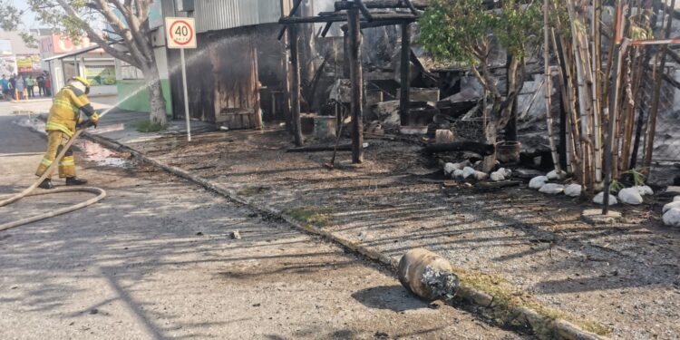 Fuego devora el restaurante “La Parrillada” en Cd. Victoria, Tamaulipas