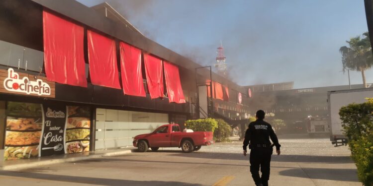 Explota cocina del restaurante “El Establo” en Plaza San José de Cd. Victoria; siete heridos