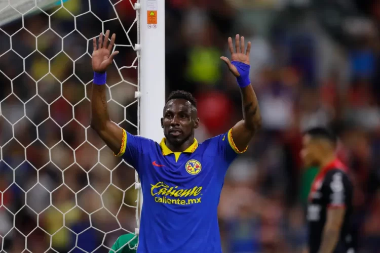 Julián Quiñones brilla en su debut en Arabia con un espectacular gol