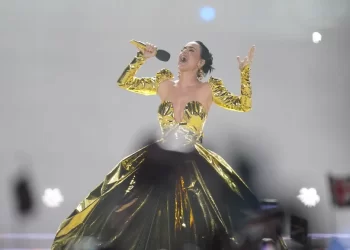 Katy Perry impulsa el verano con adelantos de su sexto álbum ‘143’