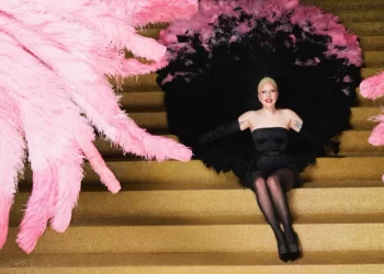 Lady Gaga deslumbra con cabaret en la inauguración de los Juegos Olímpicos