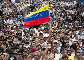 Panamá suspende vuelos con Venezuela por crisis electoral