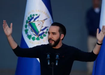 Nayib Bukele recibe a congresistas republicanos en Casa Presidencial