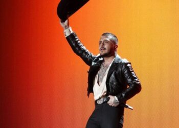 Nodal y Ángela Aguilar muestran su amor en redes sociales