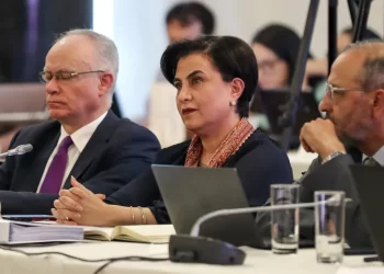 Ecuador prepara informe de juicio político contra canciller por crisis con México