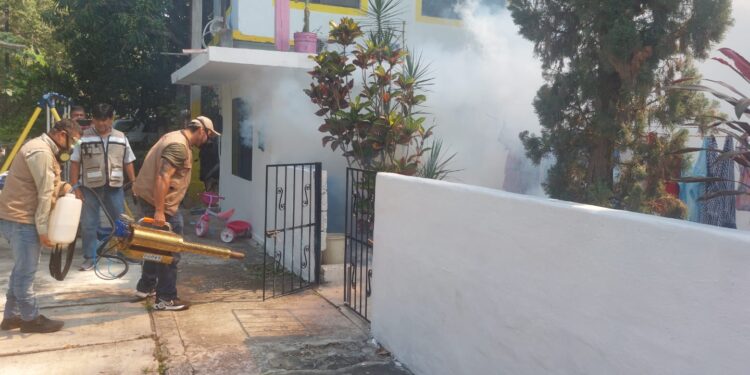 Refuerza Salud campaña contra el dengue