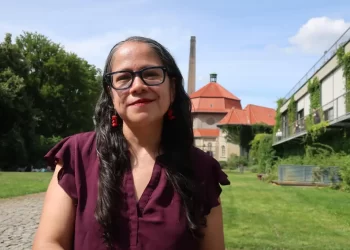 Sara Uribe llama a actuar por los desaparecidos en México desde Berlín