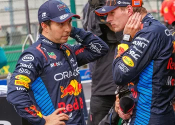 Red Bull confirma a Sergio Pérez en su asiento para lo que queda de 2024