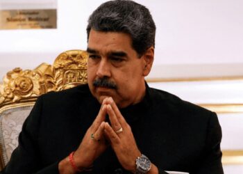 Maduro y González inician campaña electoral en Caracas