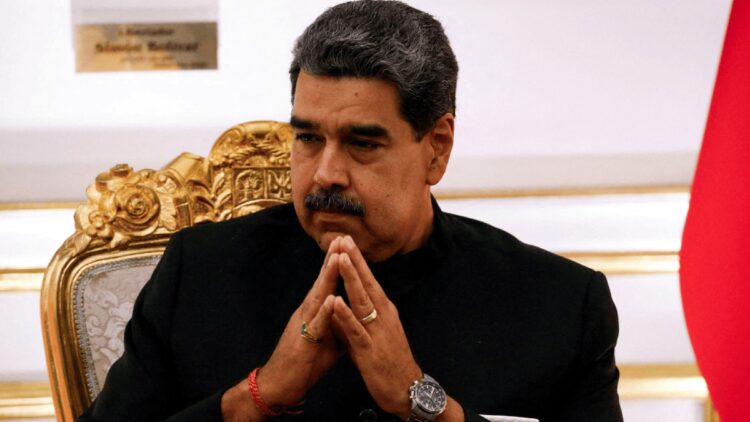 Maduro y González inician campaña electoral en Caracas