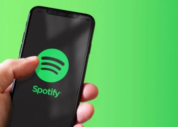De relatos a negocios: Los 10 podcasts top de Spotify México