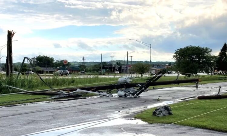 Destrucción en Rome, Nueva York, tras paso de un violento tornado