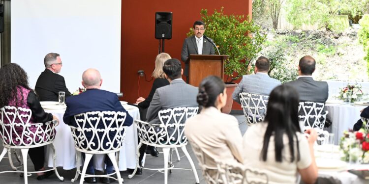 UAT y Woodside Petróleo México celebran convenio de colaboración académica y científica