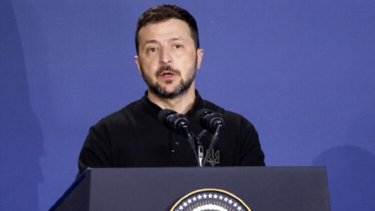 Desliz en la OTAN: Biden confunde a Zelenski con Putin, pero el ucraniano resta importancia