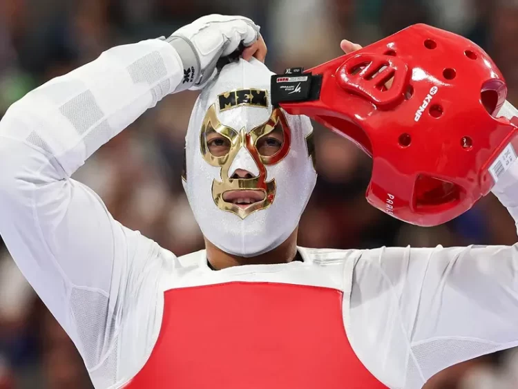 Mexicano Carlos Sansores va a Cuartos en Taekwondo en París