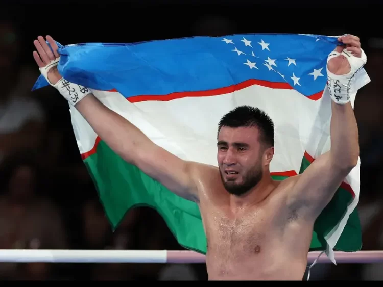 El uzbeco Bahodir Jalolov renueva su gloria: Oro en París