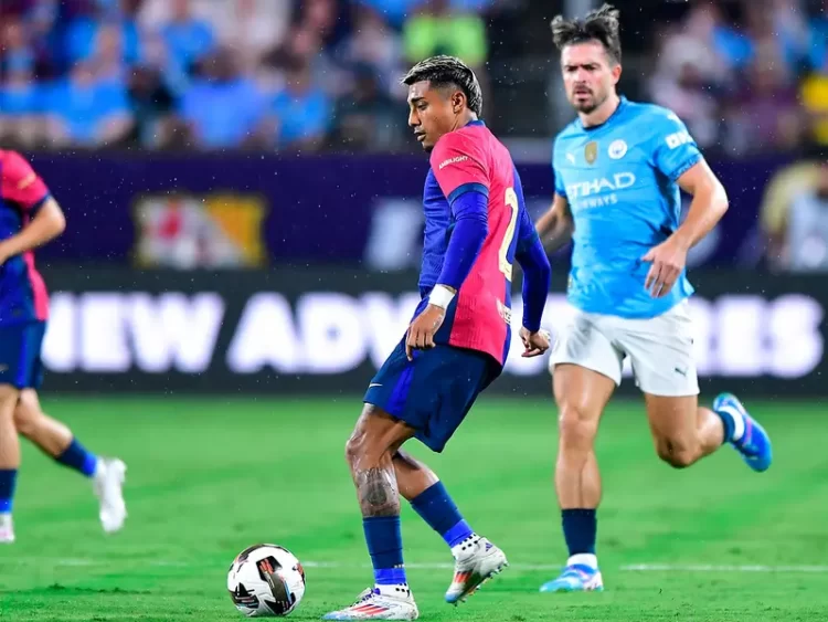 Julián Araujo tendría su futuro en la Premier League