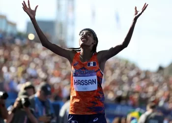 La neerlandesa Sifan Hassan gana maratón en Juegos de París e impone récord