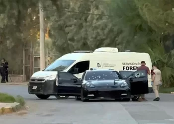 Ejecutan a dos hombres de un Porsche en zona residencial de Cd. Juárez