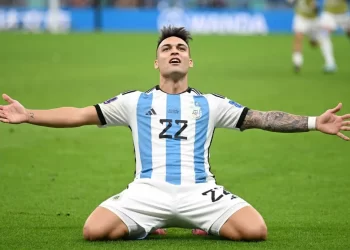 Inter de Milán renueva a goleador argentino Lautaro Martínez hasta 2029