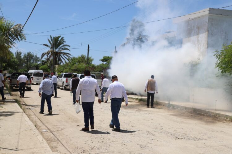 Actualiza Secretaría de Salud al personal médico sobre epidemia del dengue
