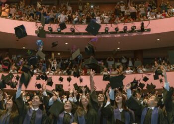 Egresan 333 licenciados e ingenieros de la Universidad Politécnica de Cd. Victoria