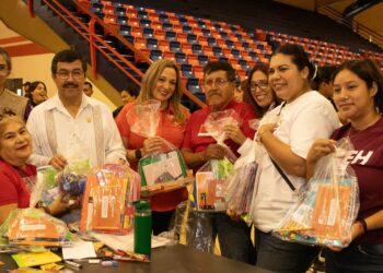 Suma la UAT esfuerzos para apoyar con útiles escolares a estudiantes del sector rural