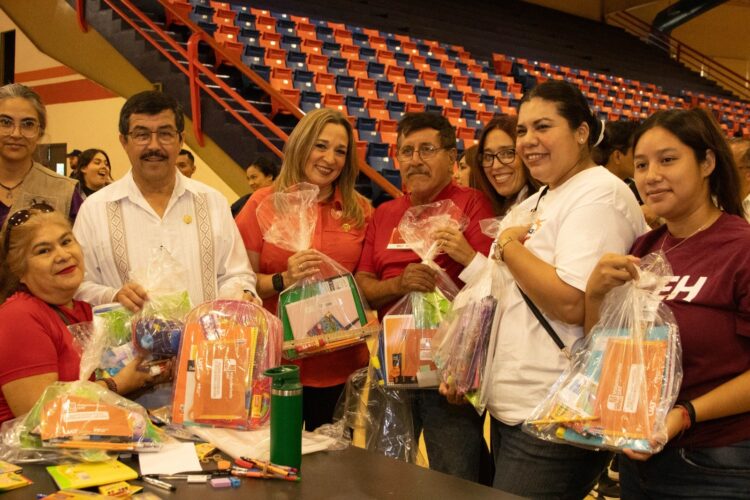 Suma la UAT esfuerzos para apoyar con útiles escolares a estudiantes del sector rural