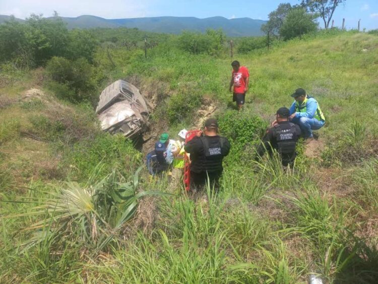 Mueren seis integrantes de una familia en carretera El Mante-Cd. Valles