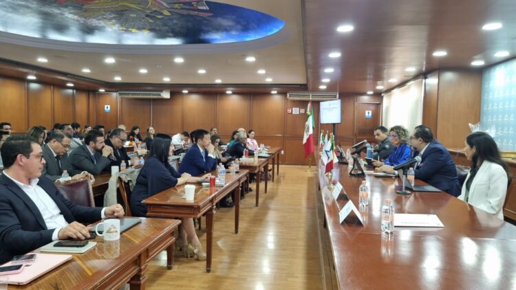 Comerciantes impulsan digitalización de negocios familiares con acuerdo nacional