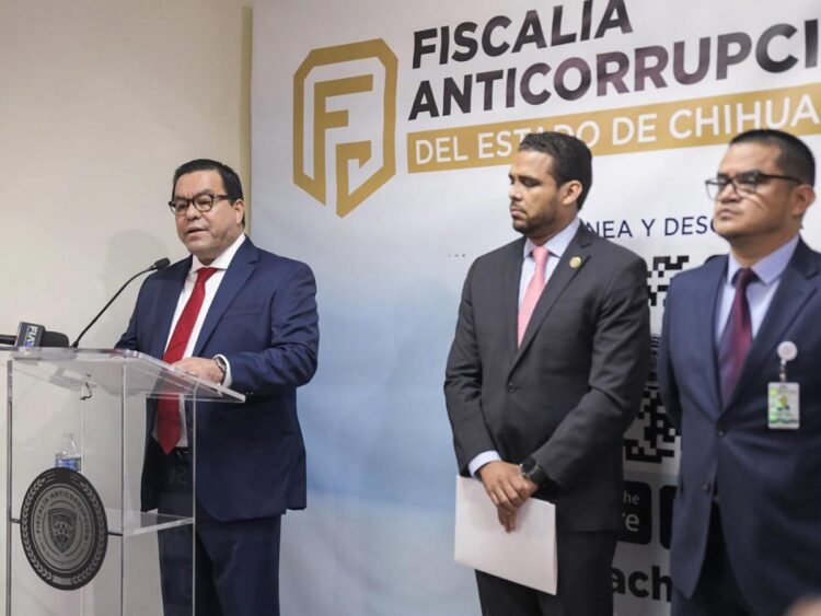 Fiscalía Anticorrupción de Chihuahua declara ‘prófugo’ a exgobernador Javier Corral